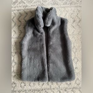 FUR VEST